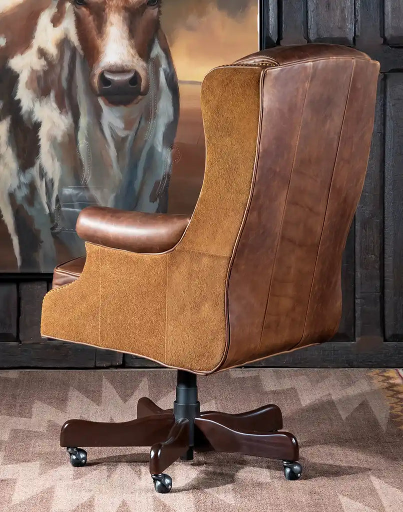 Image emphasizing the ergonomic features of the Chestnut Brown True Grit Executive Desk Chair designed for superior support and comfort.