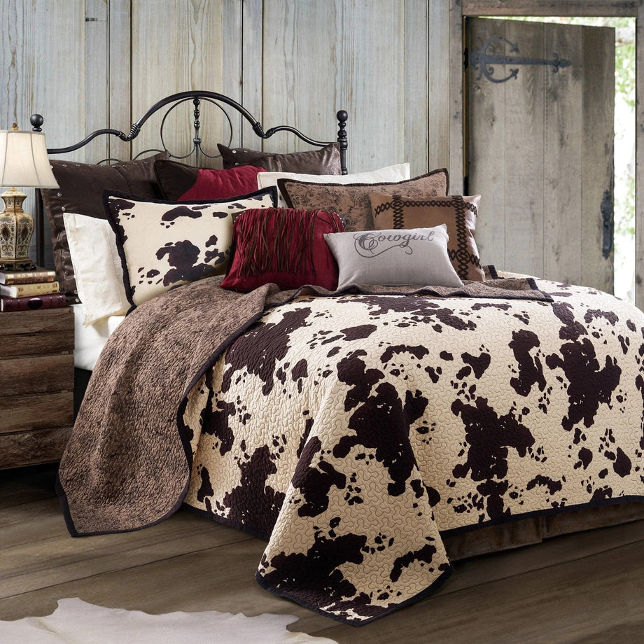 https://www.westernpassion.com/cdn/shop/products/elsa-3-pc-cowhide-reversible-quilt-set_460x@2x.jpg?v=1678472064